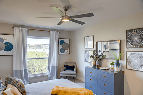 Harbor Point bedroom