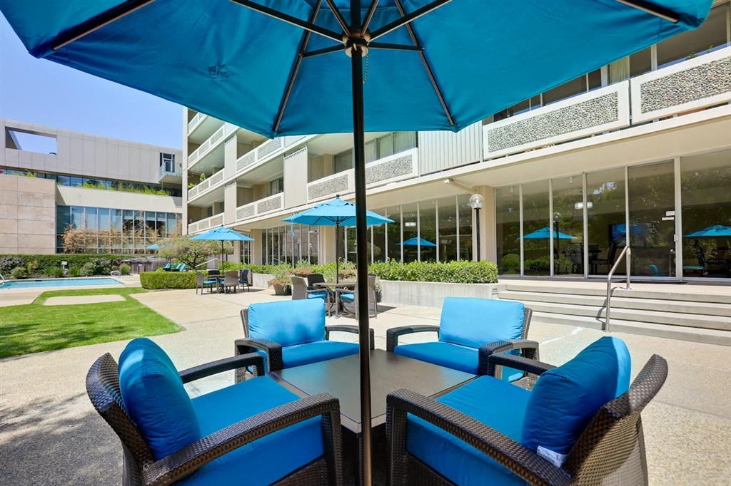The Marc Palo Alto outdoor seating area at pool deck