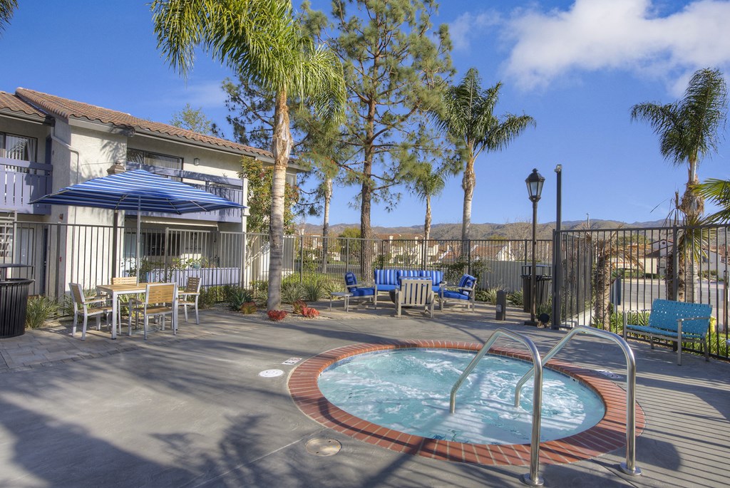 Sofi at Wood Ranch Apartments Hot Tub and Pool