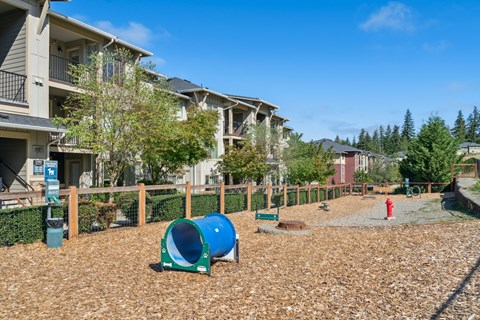 the preserve at ballantyne commons apartment community playground