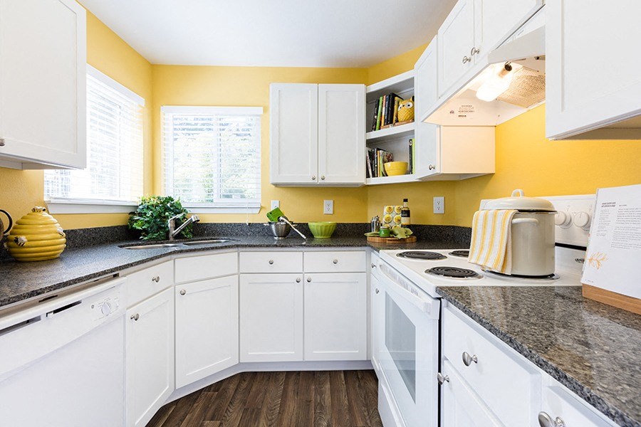 Skyline at Murrayhill kicthen