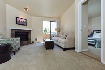 Skyline Redmond living room - Photo Gallery 3