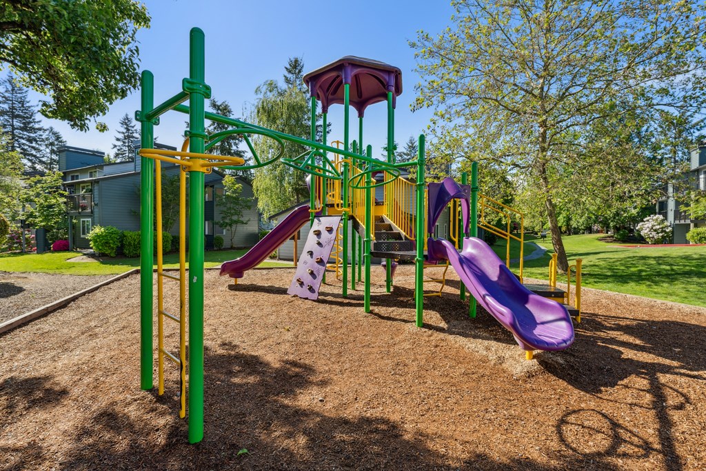 playgrounds at the estates apartments