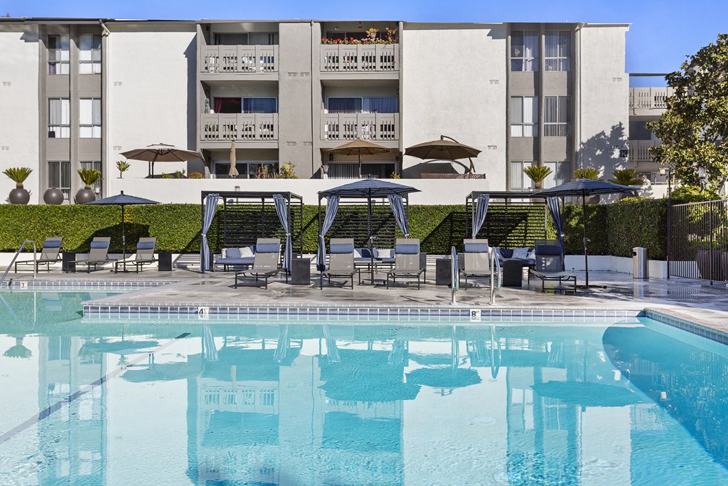the pool at the courtyard hotel