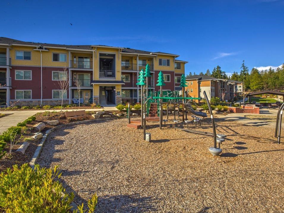 Playground l Vue Issaquah Apts in Issaquah WA