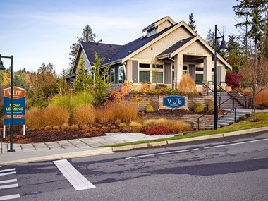 Street view off leasing office and monument sign l Vue Issaquah Apartments