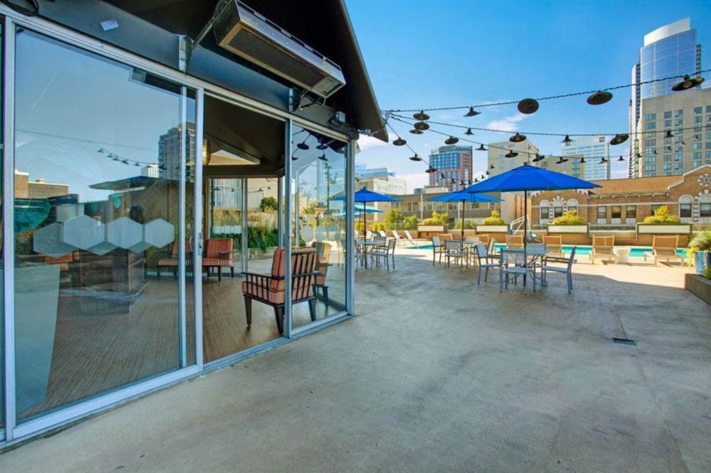 Panorama outdoor dining