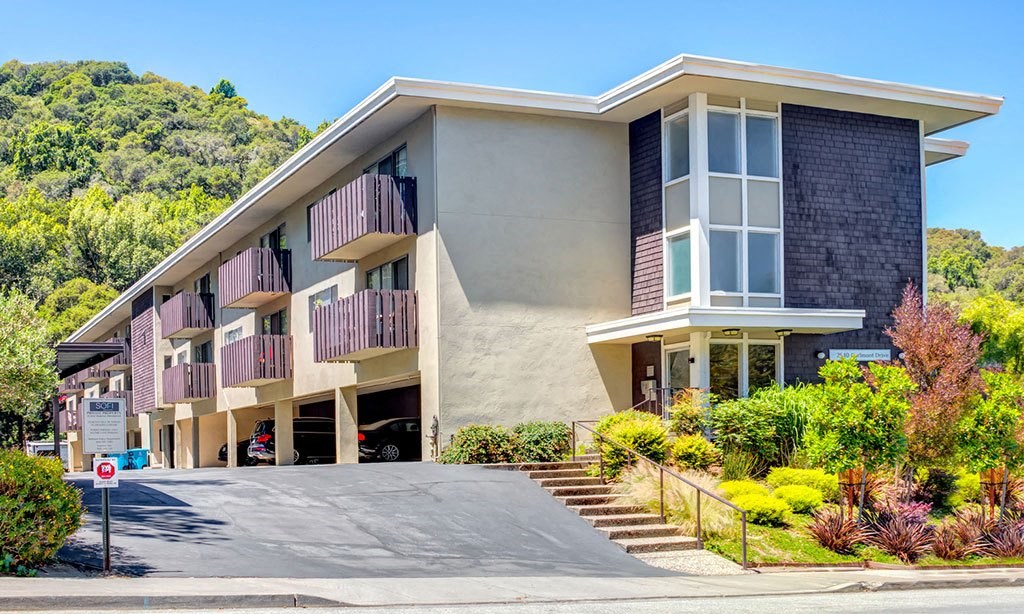 the building in which the motel is located