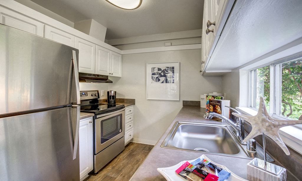 Sofi Fremont is a similar property to Furnished Studio - Fremont - Warm Springs located in Fremont
