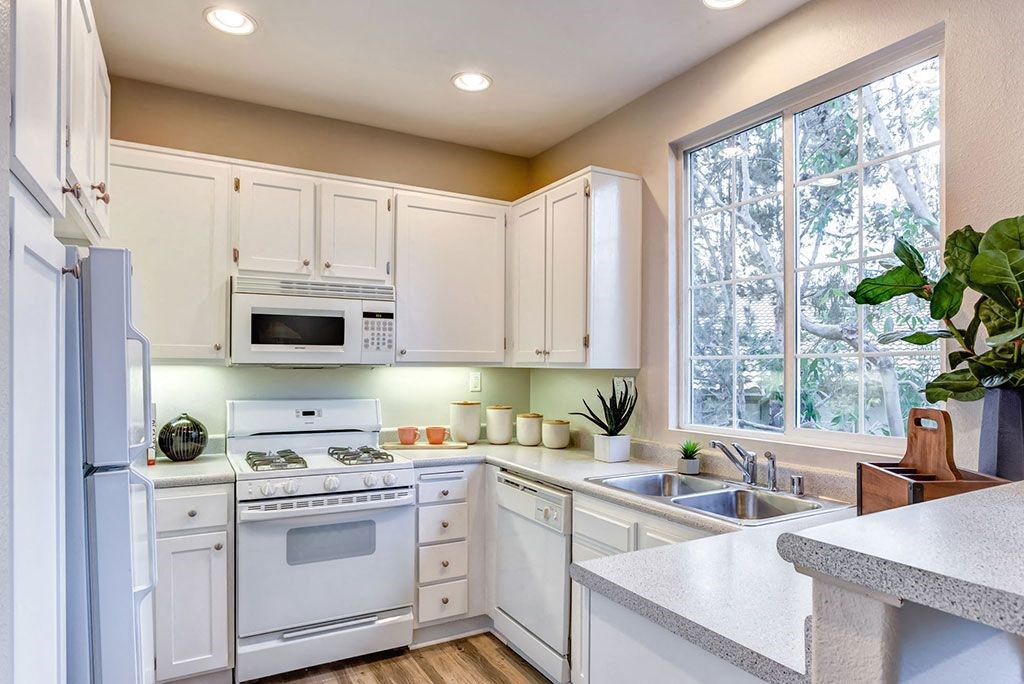 Apartments for rent in Mira Mesa CA - Sofi Westview Kitchen