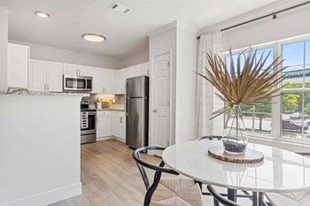 190 Bridge Street 1-2 Beds Apartment for Rent - Photo Gallery 3