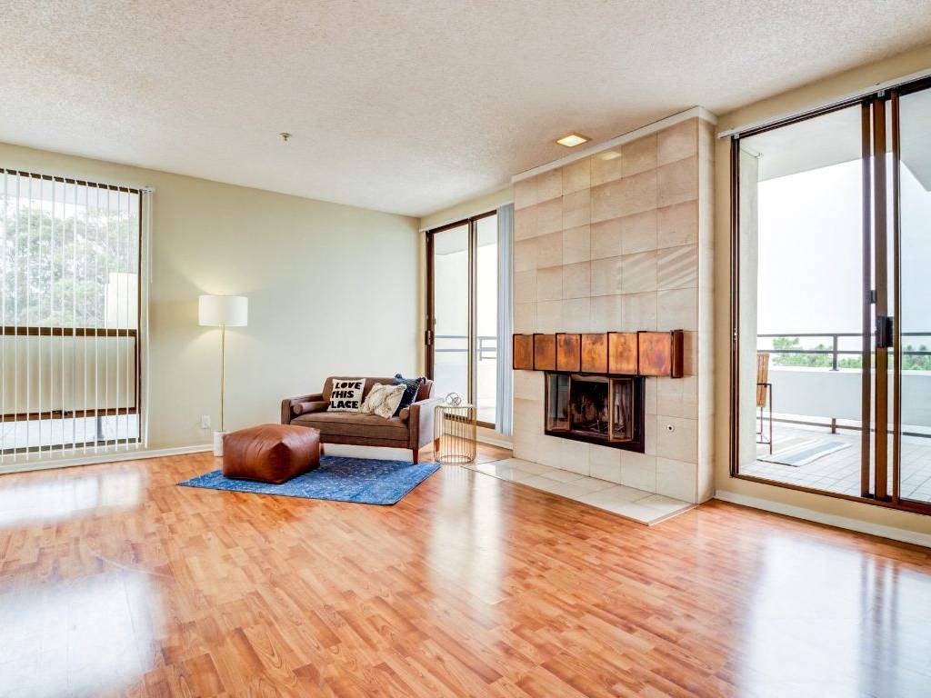 Spacious living room with high ceiling