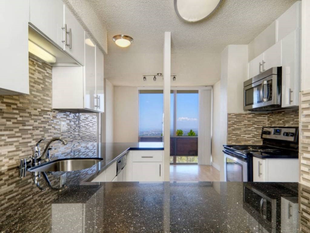 kitchen with tiled backsplash
