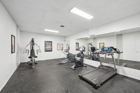 the gym at the benningtonnington apartments