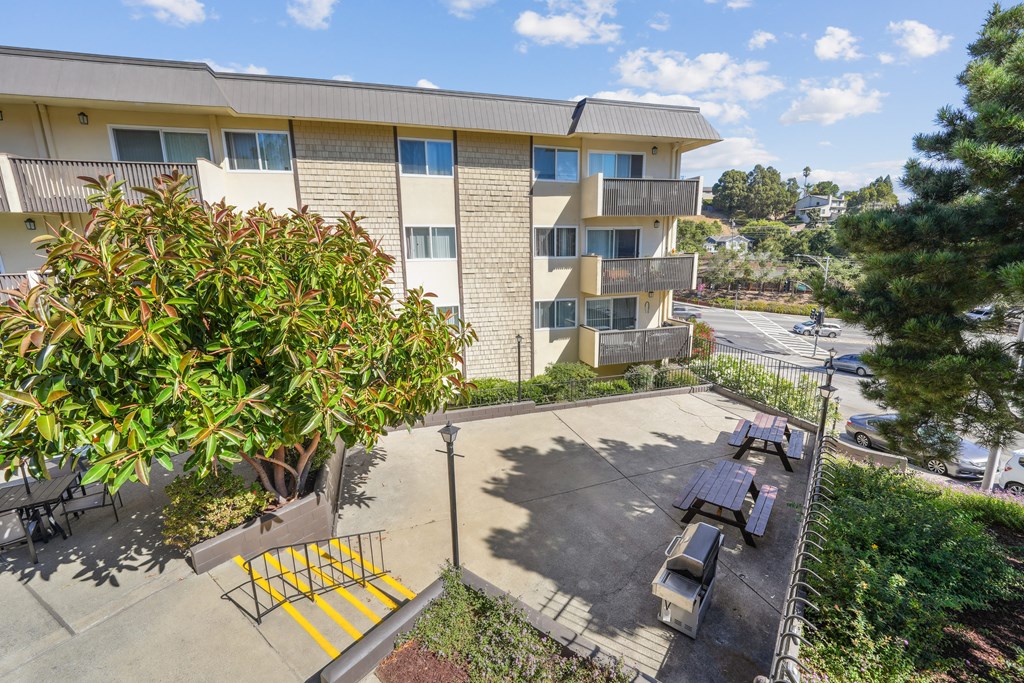 the building in which the hotel is located
