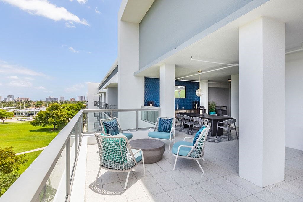 Rooftop Lounge at Morea Apartments, Florida