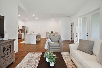Living Room - Photo Gallery 5