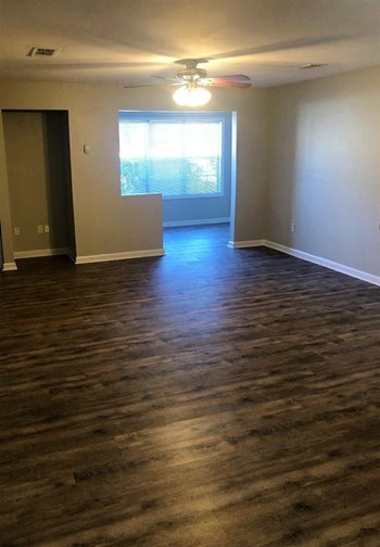 100 Saint George Blvd 1-3 Beds Apartment for Rent - Photo Gallery 5