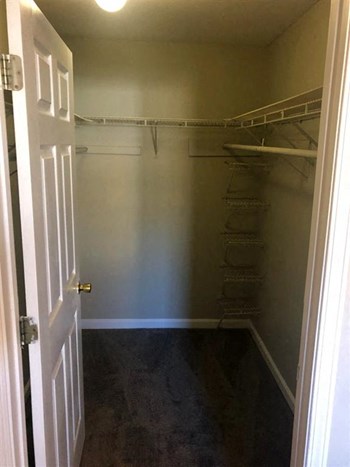 100 Saint George Blvd 1-3 Beds Apartment for Rent - Photo Gallery 6