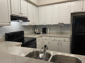 601 Old State Road 2-3 Beds Apartment for Rent - Photo Gallery 3