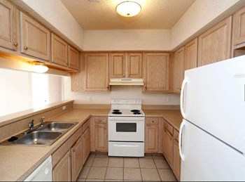601 Old State Road 2-3 Beds Apartment for Rent - Photo Gallery 4
