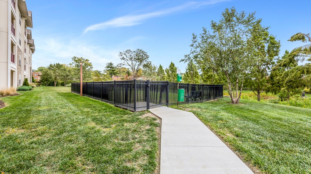 the preserve at ballantyne commons yard with fence and grass at Vanguard Crossing, St. Louis