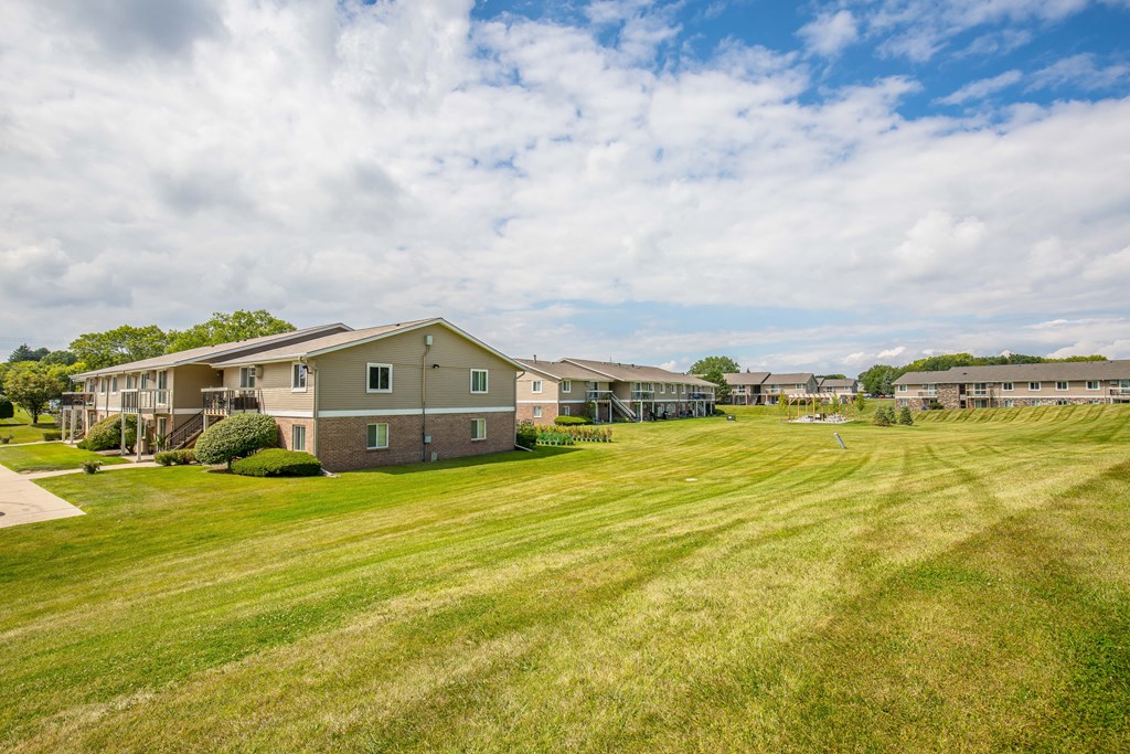 Lush Green Outdoors at Glen Hills Apartments, Glendale, WI