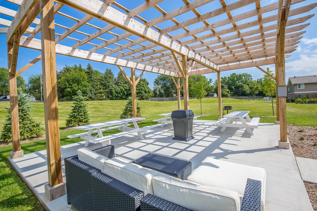 Outdoor Lounge at Glen Hills Apartments, Glendale, WI, 53209