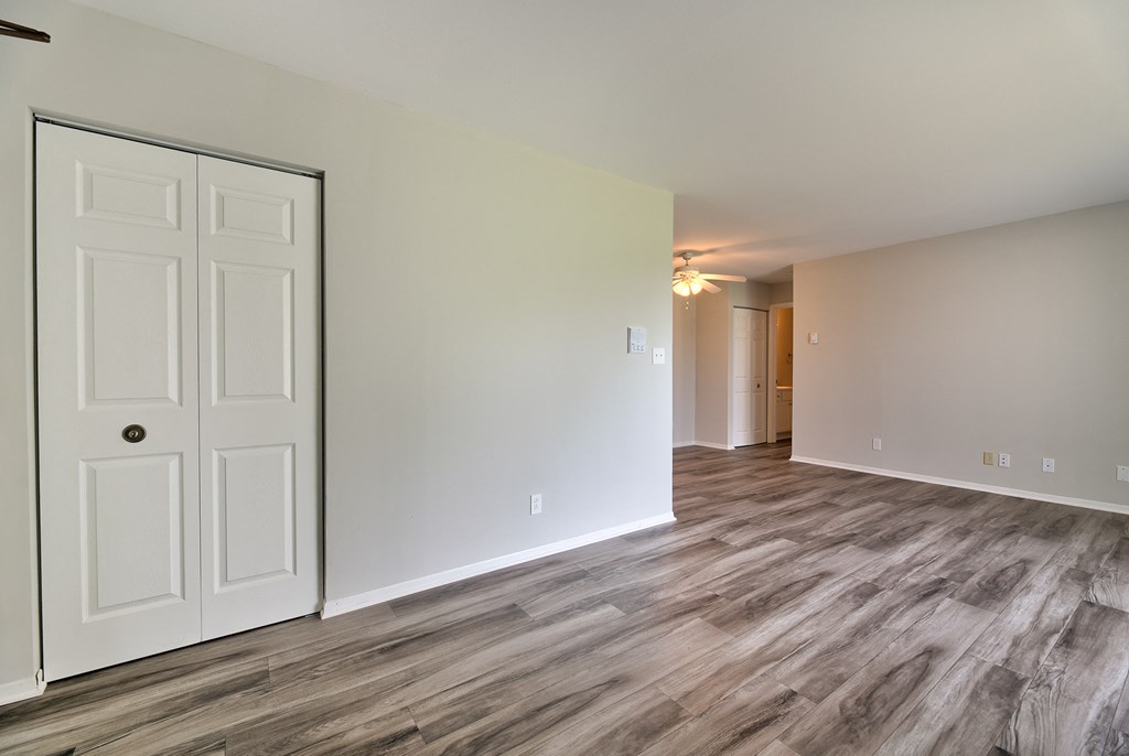 Bedroom With Closet at Glen Hills Apartments, Glendale, WI, 53209
