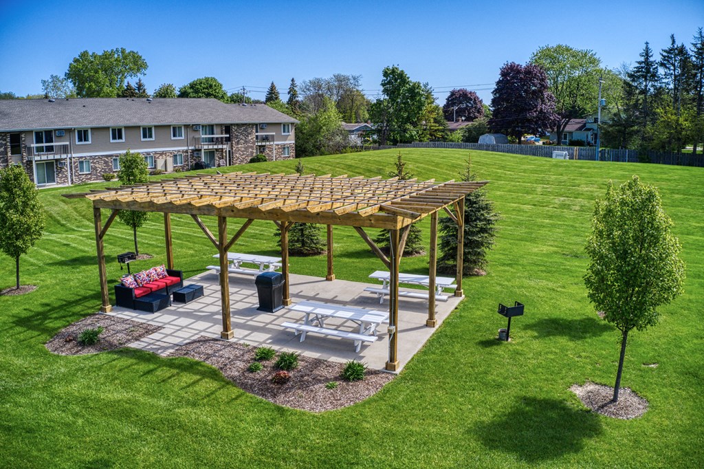 Gazebo View at Glen Hills Apartments, Wisconsin, 53209