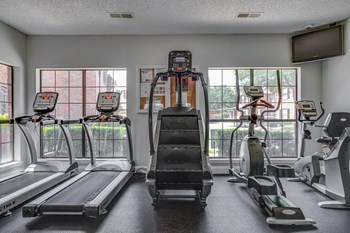 3200 Parkwood Boulevard 1-3 Beds Apartment for Rent - Photo Gallery 3