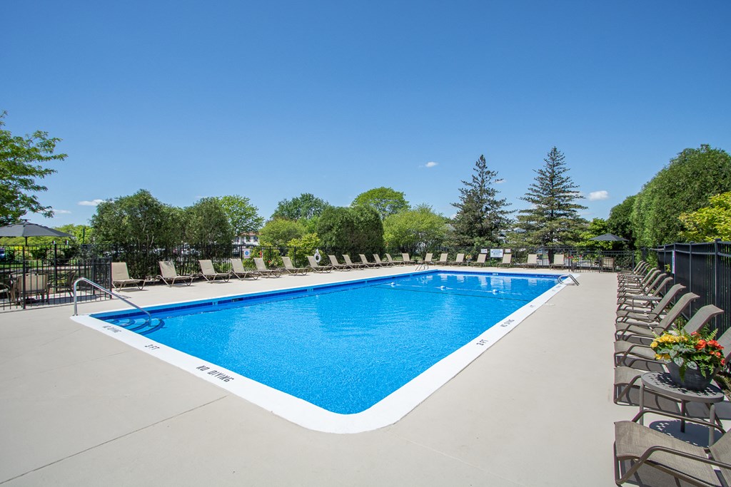 Swimming Pool at The Greenway at Carol Stream, Carol Stream, IL, 60188