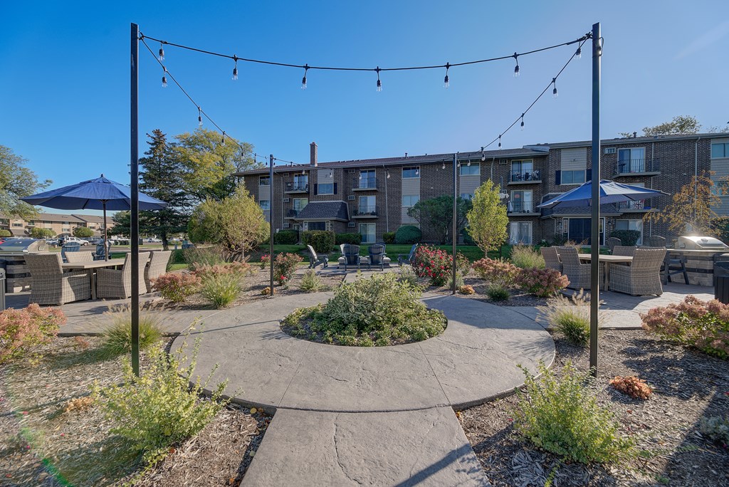 Pavilion at The Greenway at Carol Stream, Carol Stream, IL