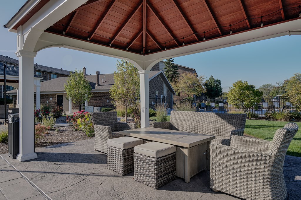 Lounge Seating at The Greenway at Carol Stream, Carol Stream, 60188