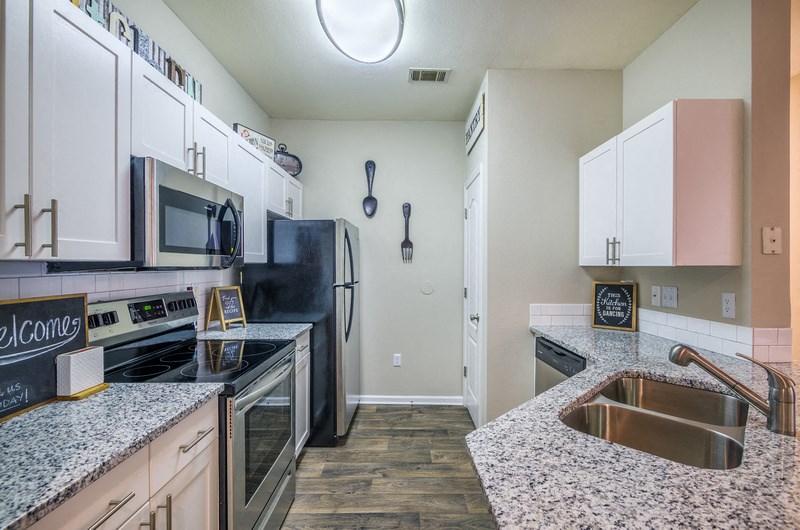 Granite Counter Tops In Kitchen at Parkside at South Tryon, Charlotte, North Carolina