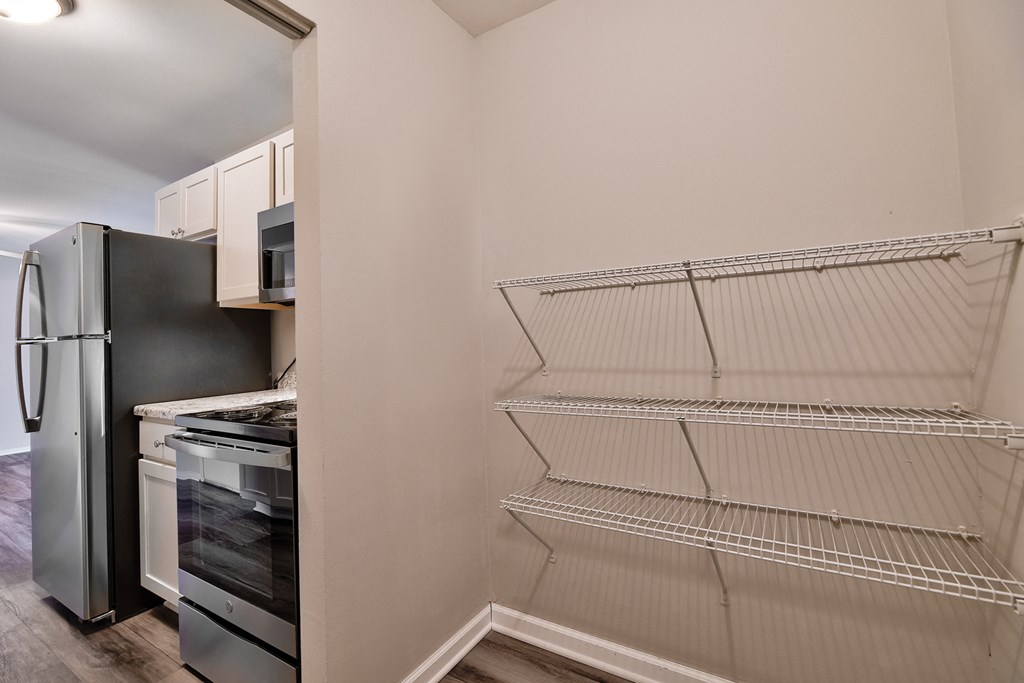 Kitchen Appliances at Glen Hills Apartments, Glendale