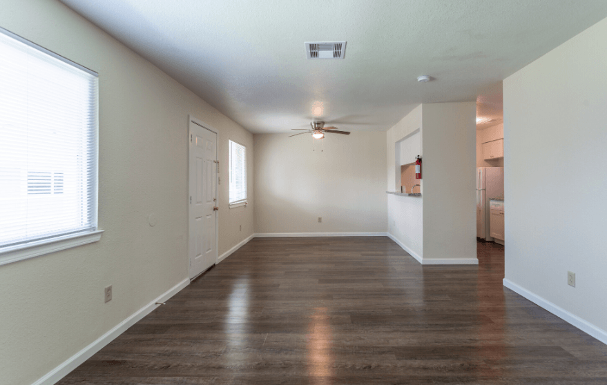 upgraded living/dinning