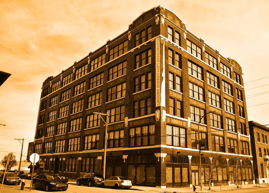 Building Exterior at The Draper, Missouri