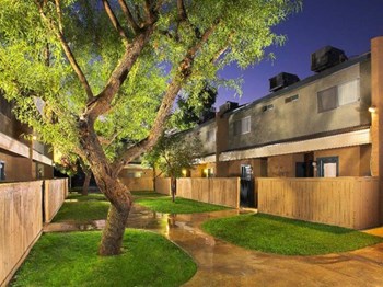 400 White Ln 1-2 Beds Apartment for Rent - Photo Gallery 3