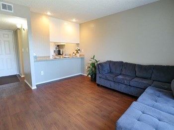 400 White Ln 1-2 Beds Apartment for Rent - Photo Gallery 5