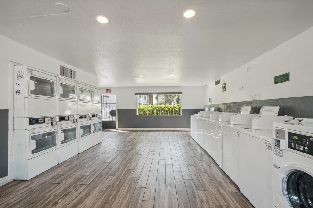 the preserve at ballantyne commons community laundry room