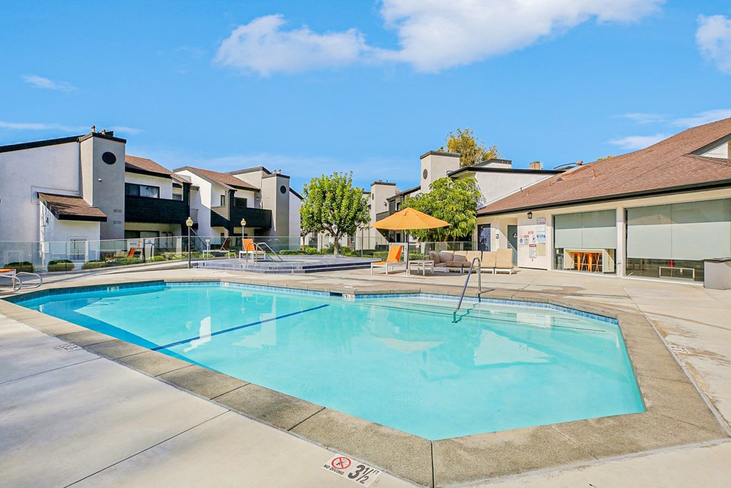 the reserve at city center amenities amenities include a swimming pool and city buildings