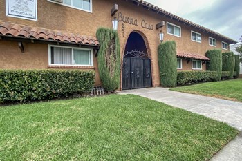 8071 E. 7th Street 1-3 Beds Apartment for Rent - Photo Gallery 16