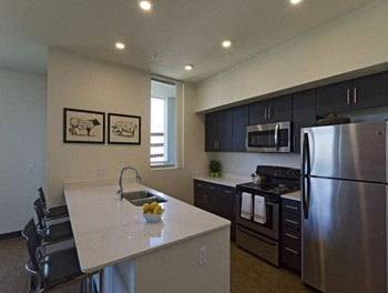 615 S Farmer Ave 1-2 Beds Apartment for Rent - Photo Gallery 5