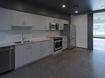 615 S Farmer Ave 1-2 Beds Apartment for Rent - Photo Gallery 3