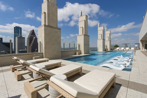 a view of the rooftop pool at Market Square Tower