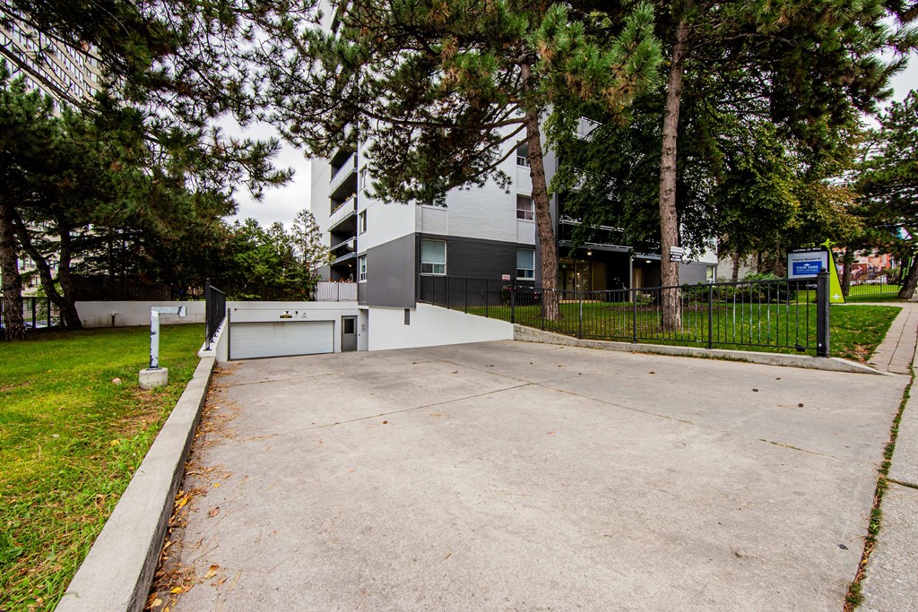 a driveway in front of a building