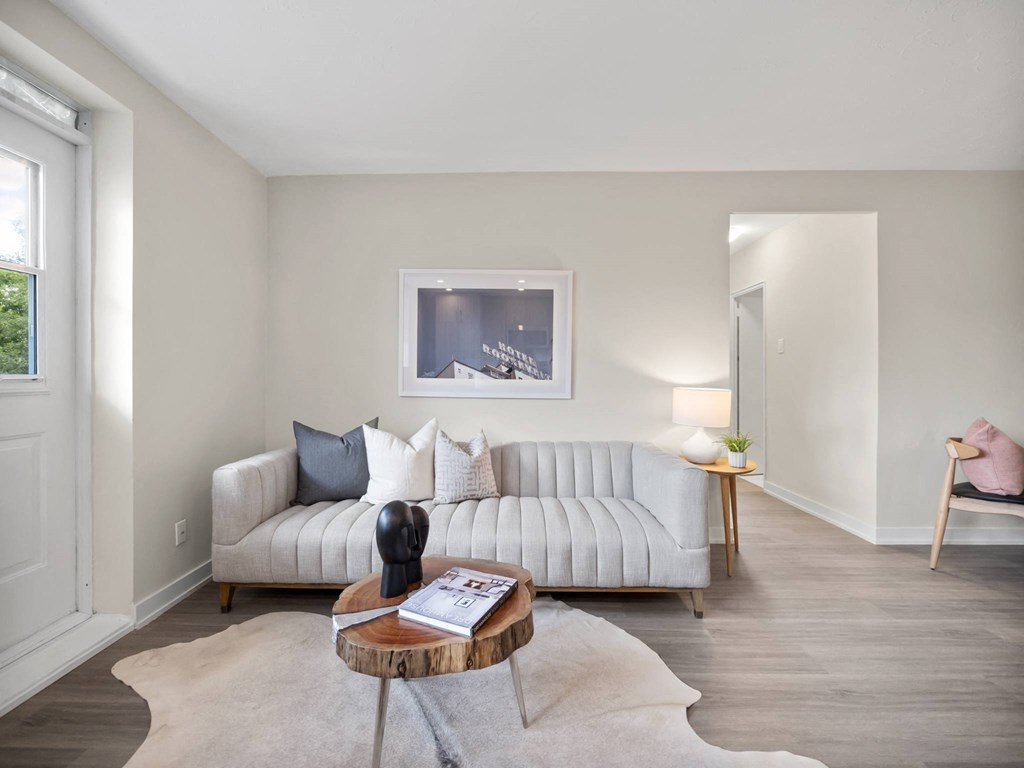 additional photo for property listing at paris 8th district a superb apartment in avenue montaign