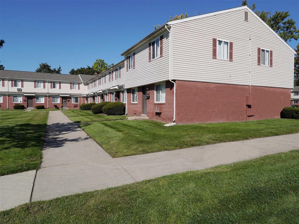 The Courtyards Apartments 15505 Court Village Lane Taylor MI RentCafe