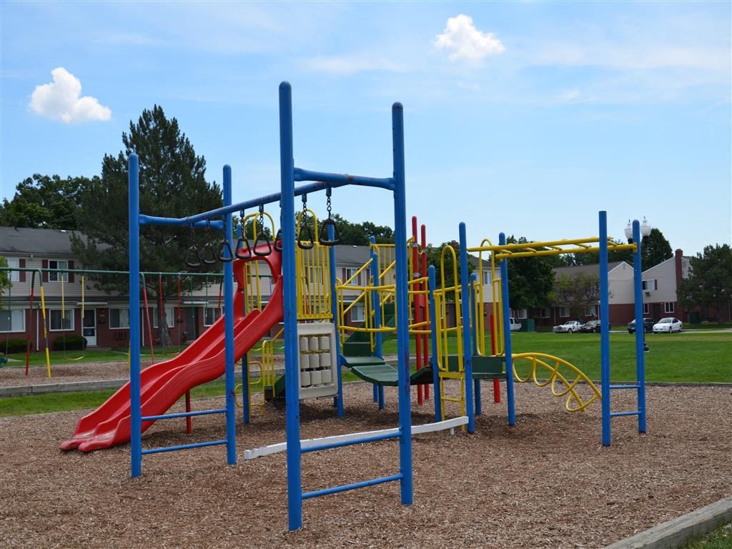 The Courtyards Apartments 15505 Court Village Lane Taylor MI RentCafe